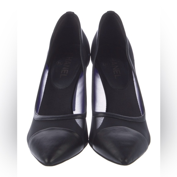 CHANEL Escarpins Interlocking CC Logo Pumps Navy Blue Size 39.5EU, 9.5US - Picture 4 of 15